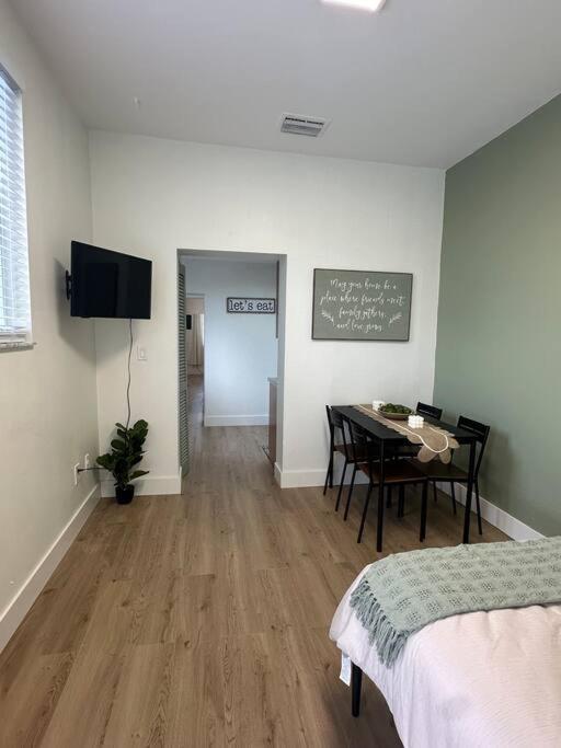Coral Gables Near Airport And Beaches